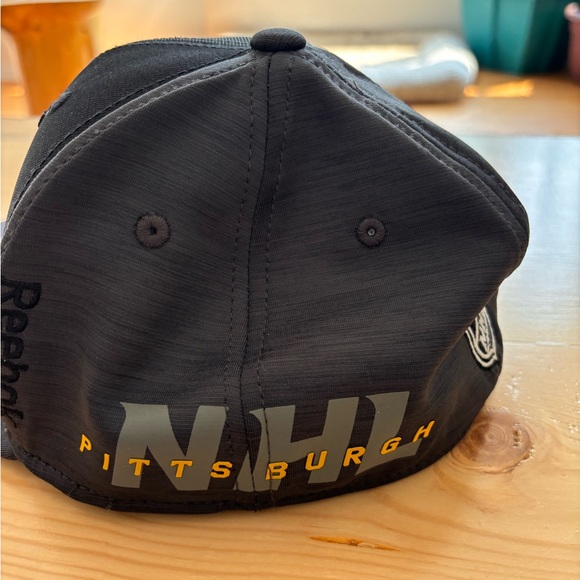 Pittsburg penguins hat size small - Picture 2 of 4
